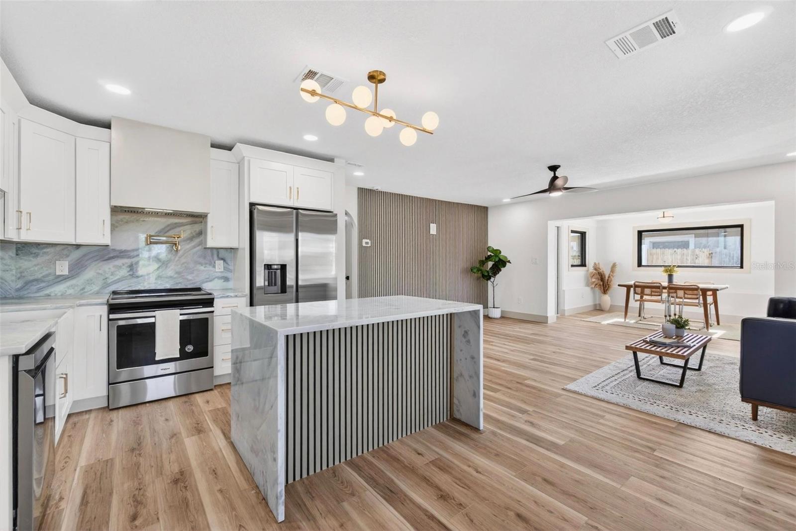 Image 8 of 41 For 203 Driftwood Drive W