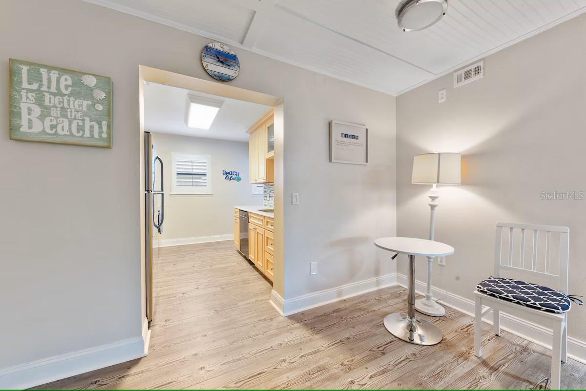 Image 10 of 25 For 19823 Gulf Boulevard 42