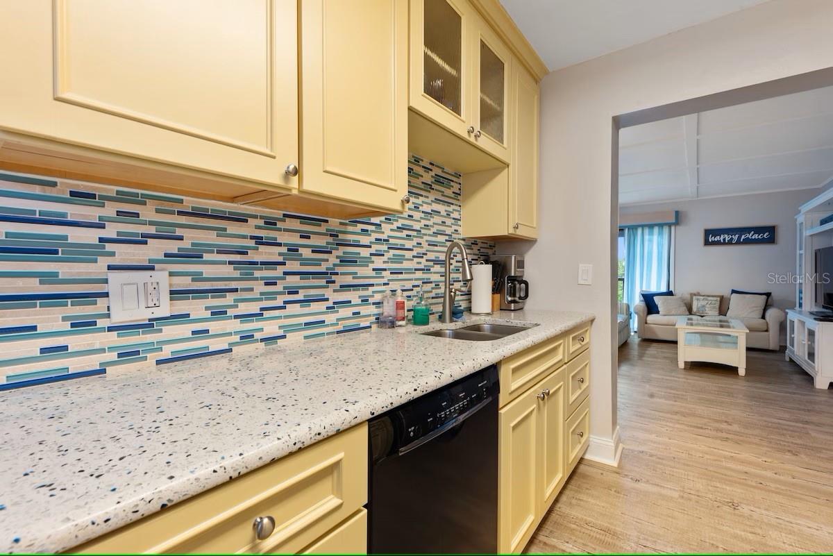 Image 11 of 25 For 19823 Gulf Boulevard 42