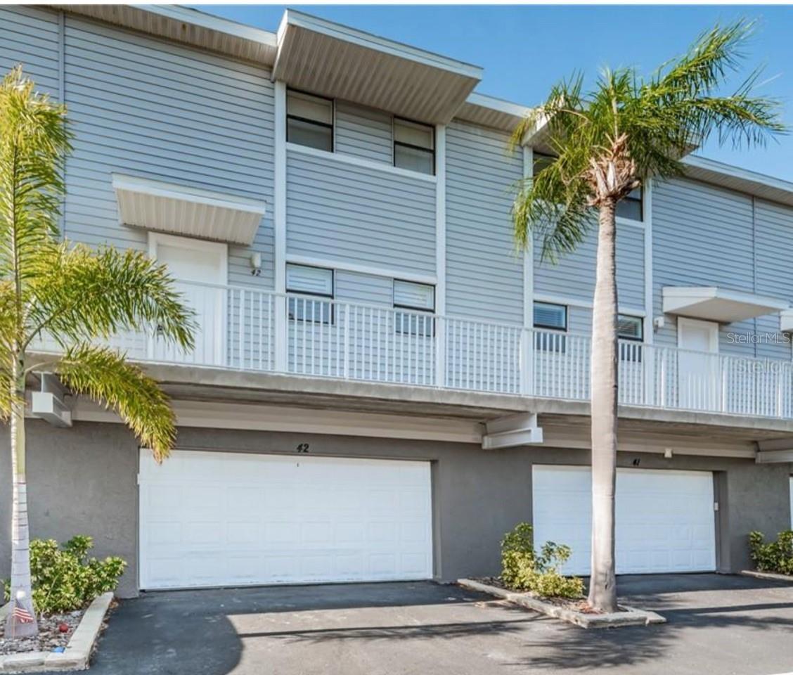 Image 2 of 25 For 19823 Gulf Boulevard 42