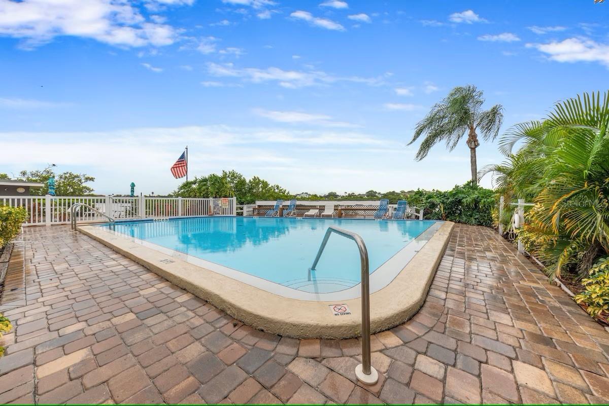 Image 22 of 25 For 19823 Gulf Boulevard 42