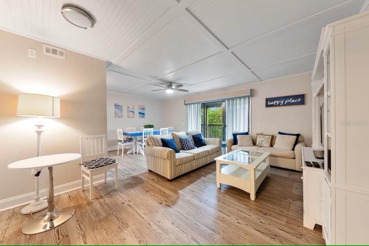 Image 5 of 25 For 19823 Gulf Boulevard 42