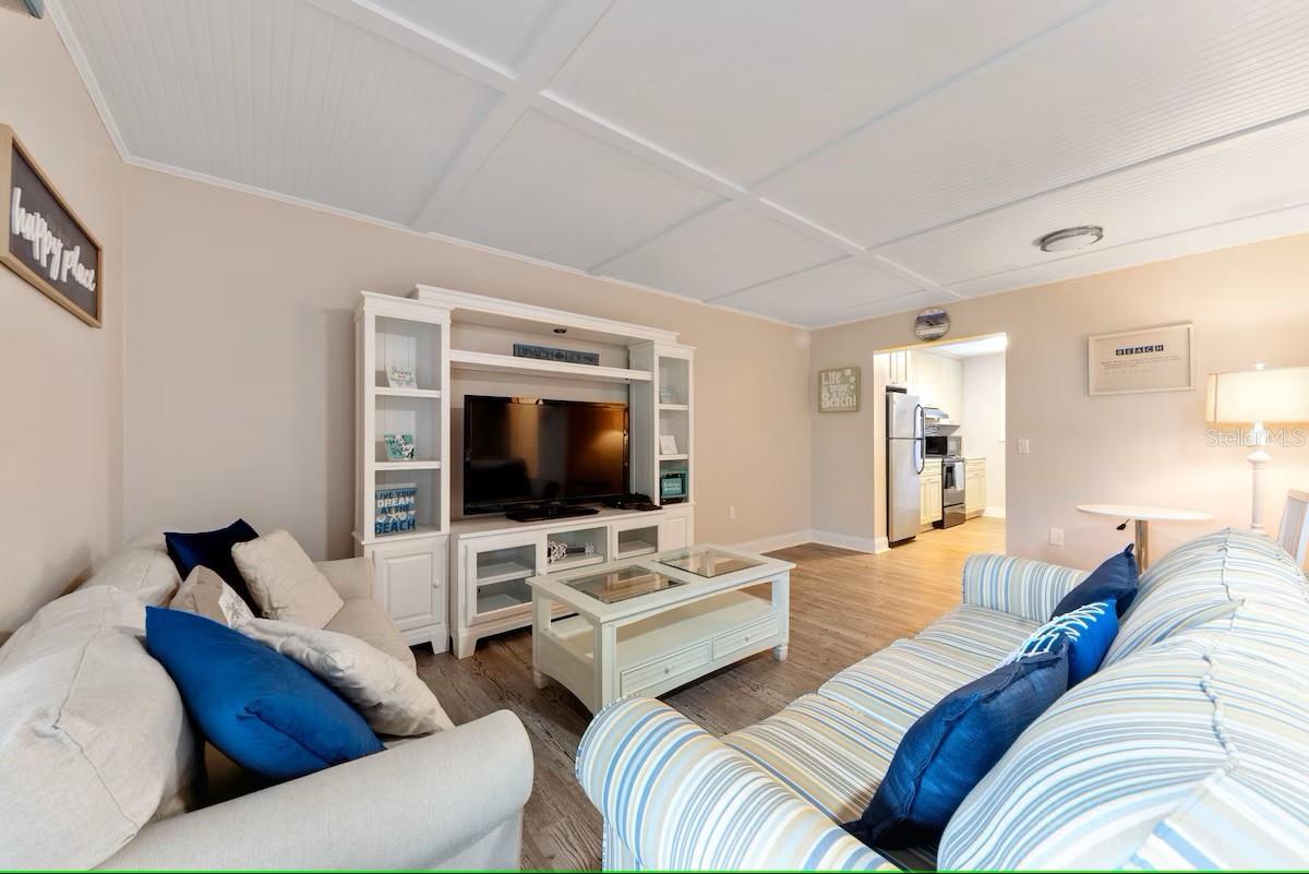 Image 7 of 25 For 19823 Gulf Boulevard 42