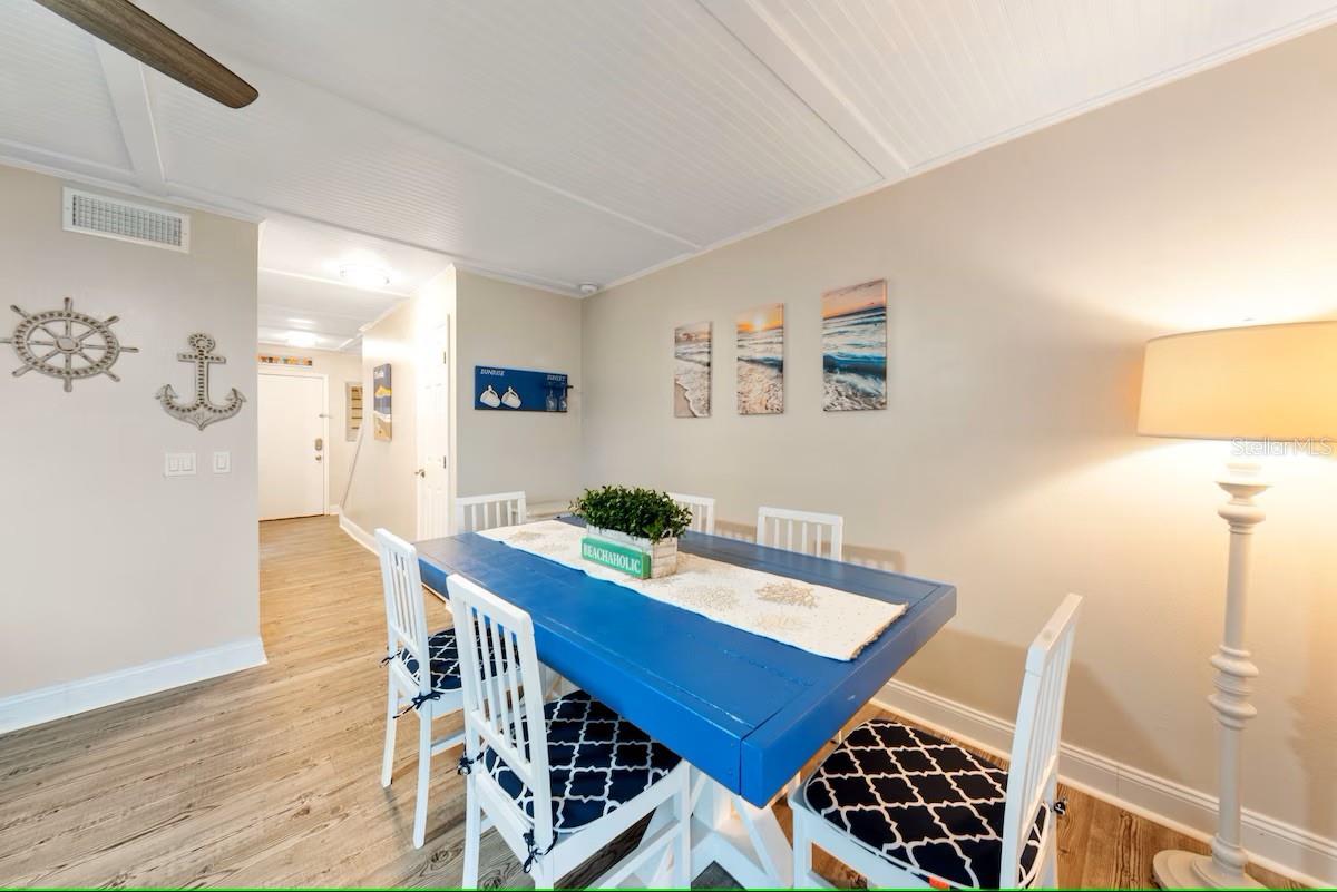 Image 8 of 25 For 19823 Gulf Boulevard 42