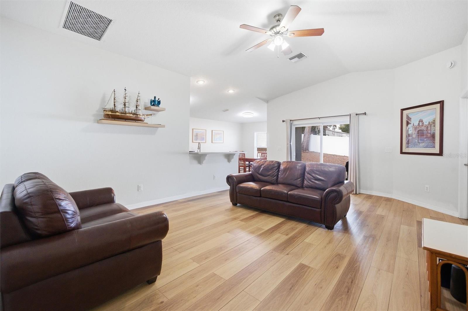 Image 15 of 37 For 37142 Highland Bluff Circle