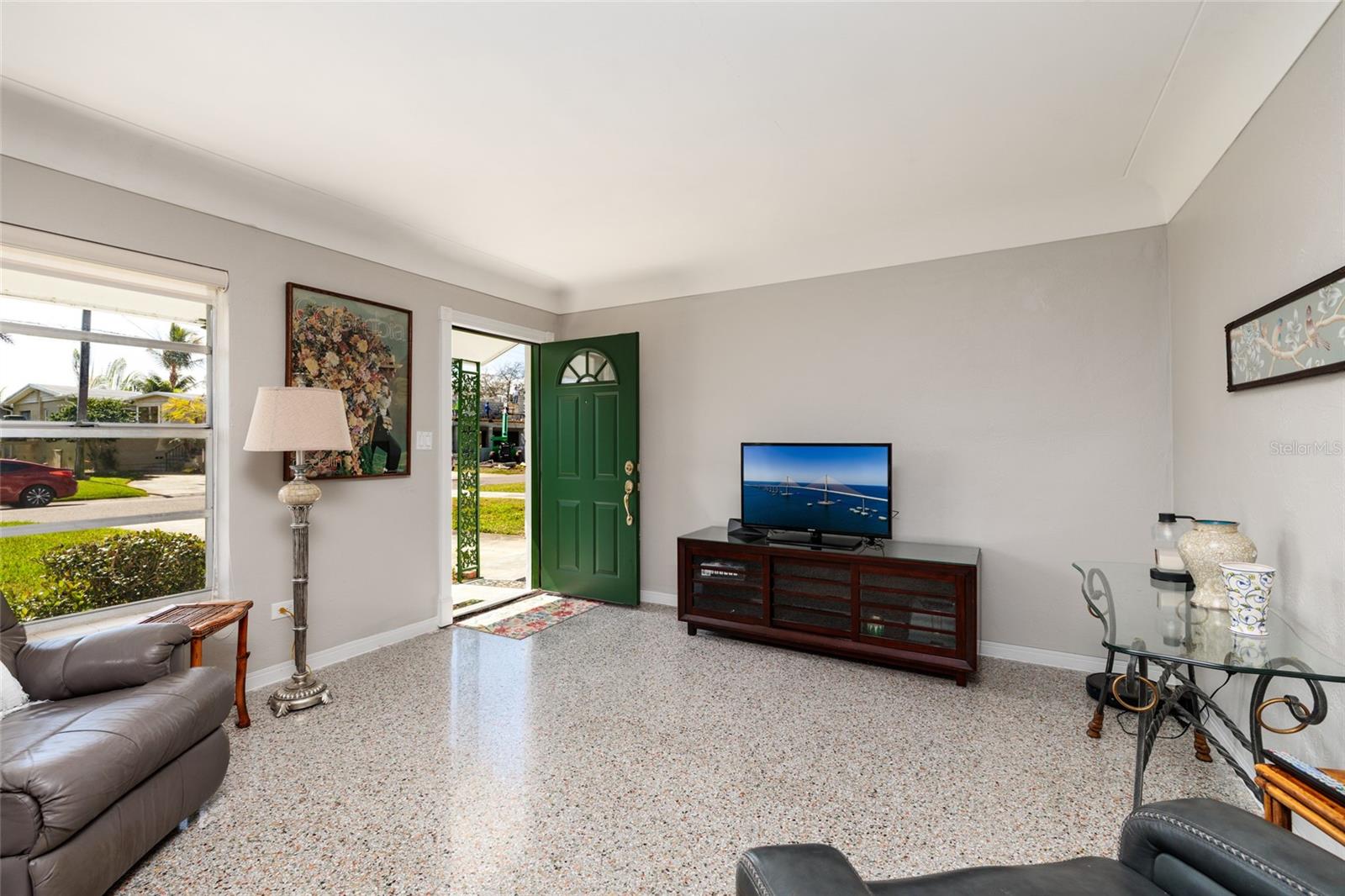 Image 2 of 24 For 349 89th Avenue Ne