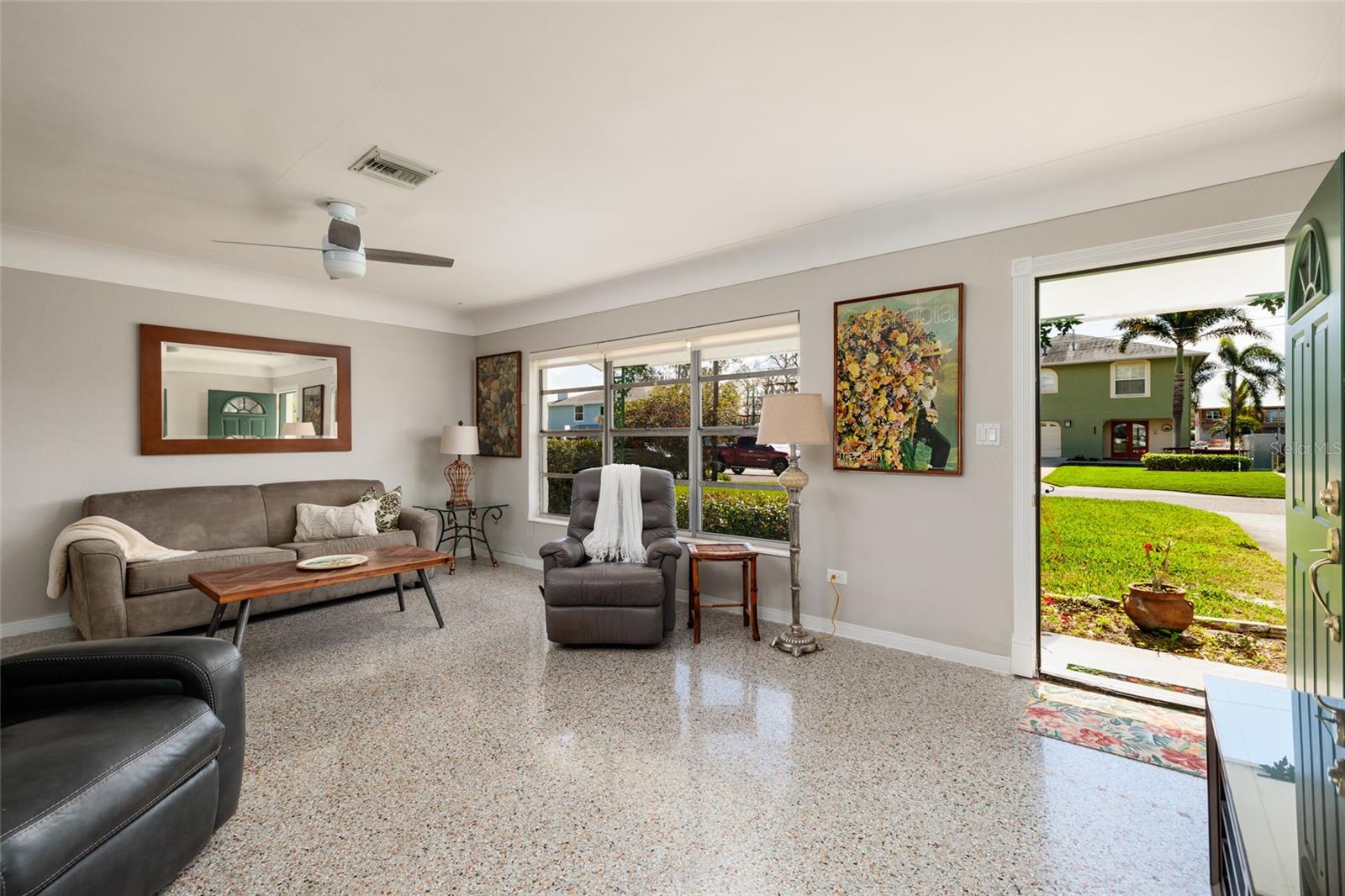 Image 3 of 24 For 349 89th Avenue Ne