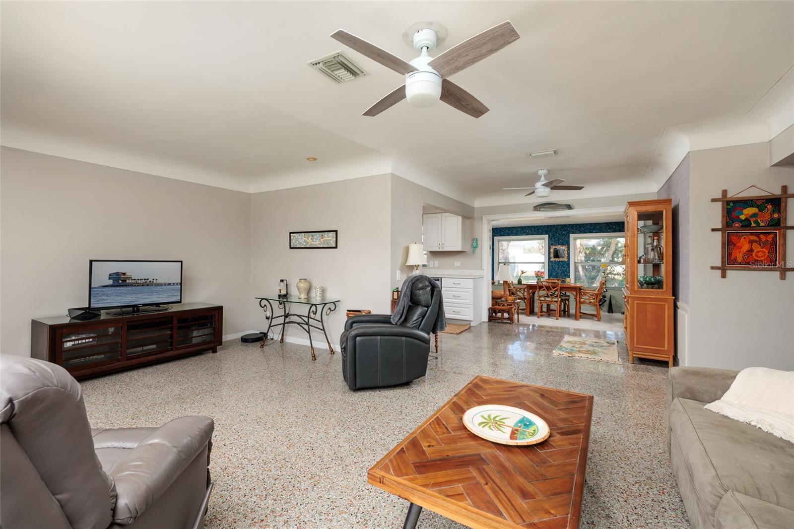 Image 5 of 24 For 349 89th Avenue Ne