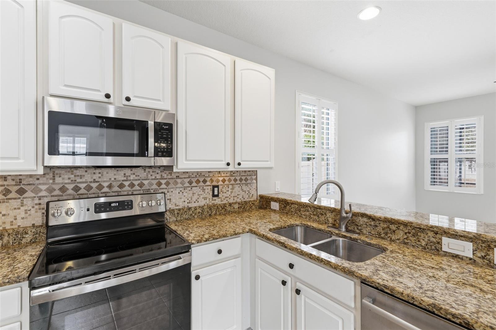 Image 11 of 32 For 17423 New Cross Circle