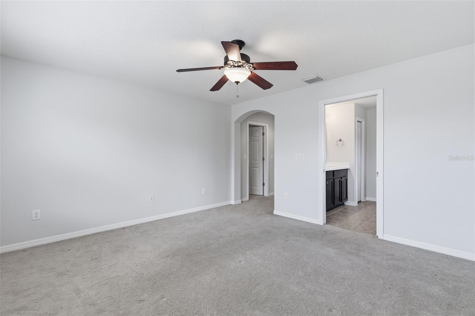 Image 16 of 32 For 17423 New Cross Circle