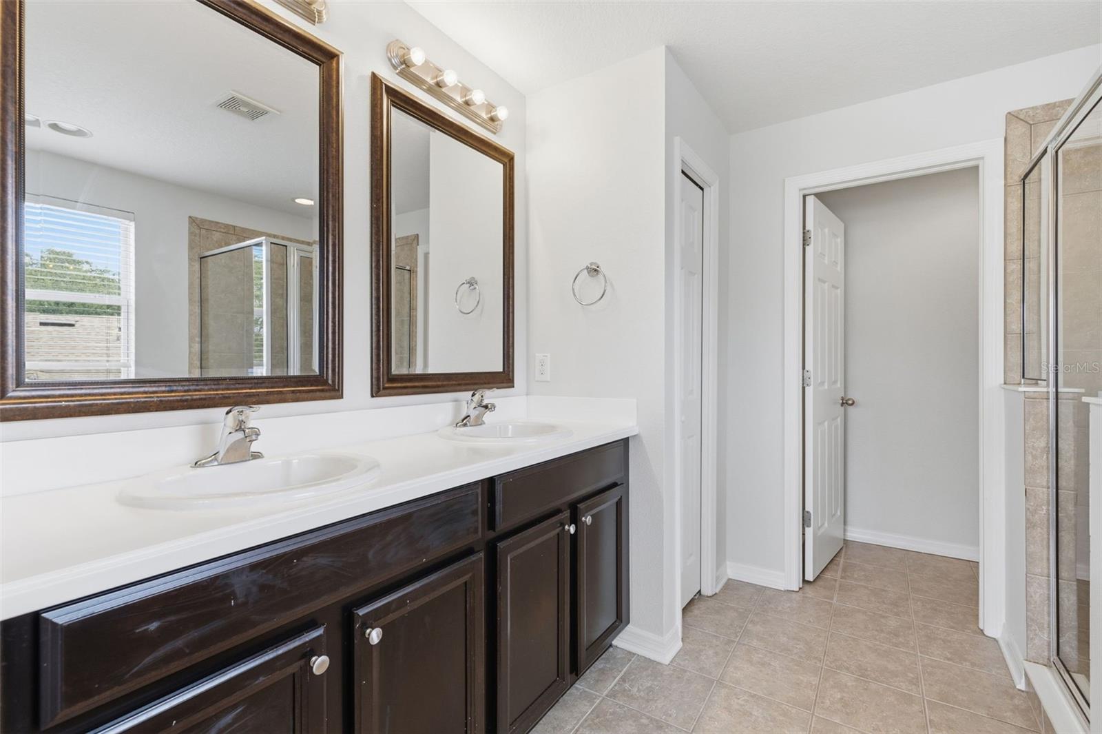 Image 17 of 32 For 17423 New Cross Circle