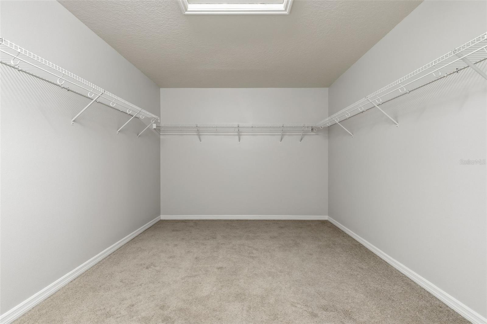 Image 19 of 32 For 17423 New Cross Circle