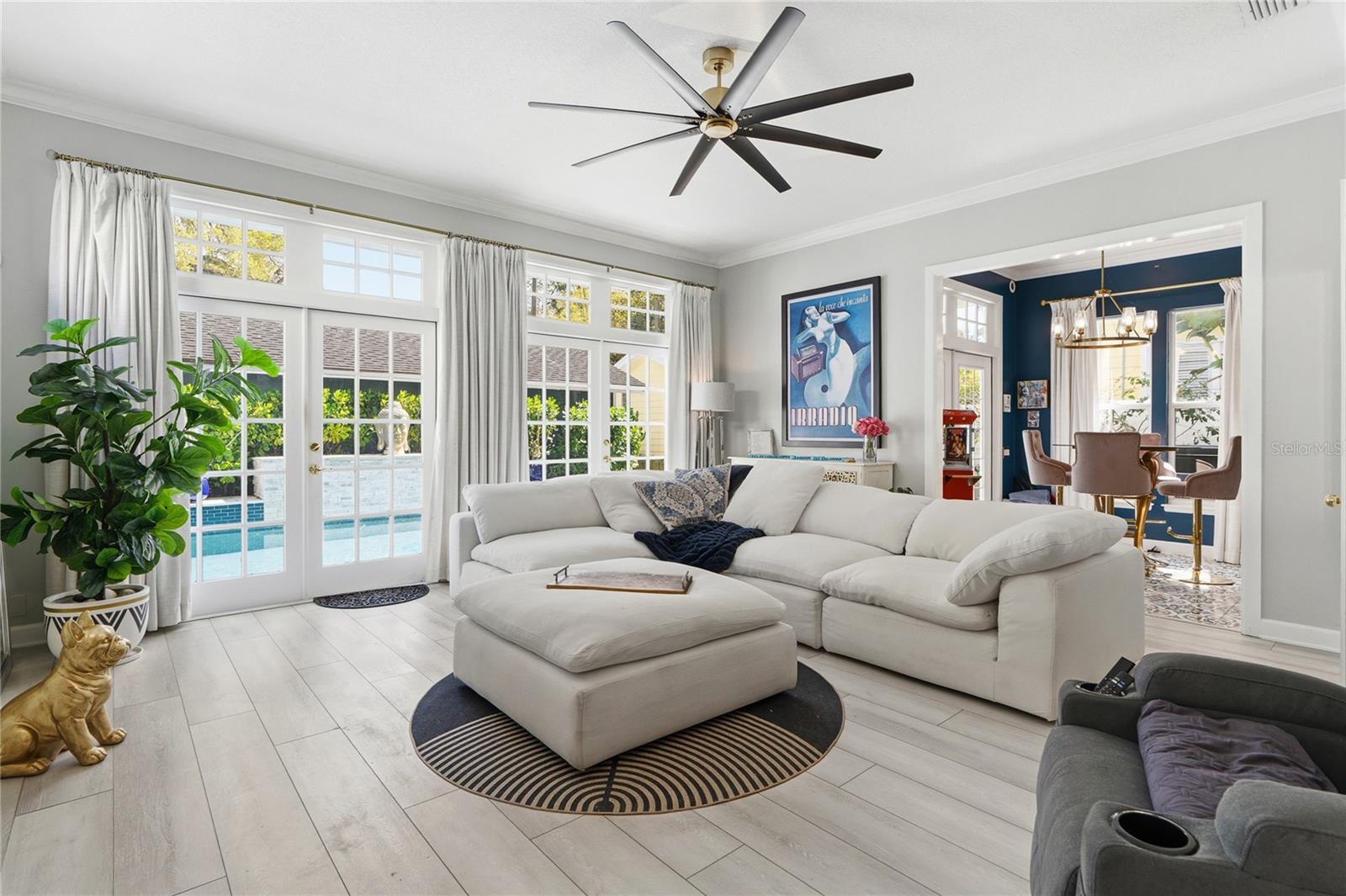 Image 14 of 45 For 824 Rome Avenue