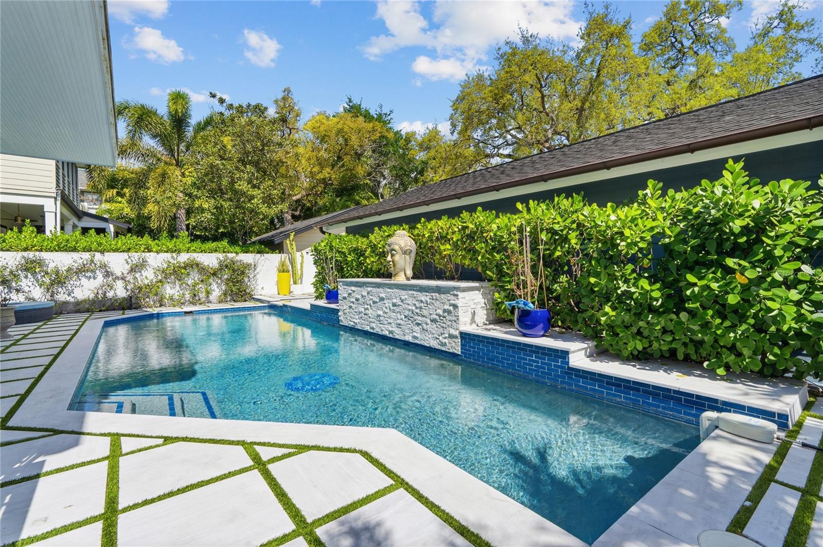 Image 19 of 45 For 824 Rome Avenue