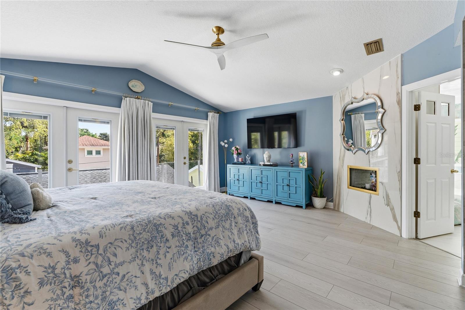 Image 27 of 45 For 824 Rome Avenue