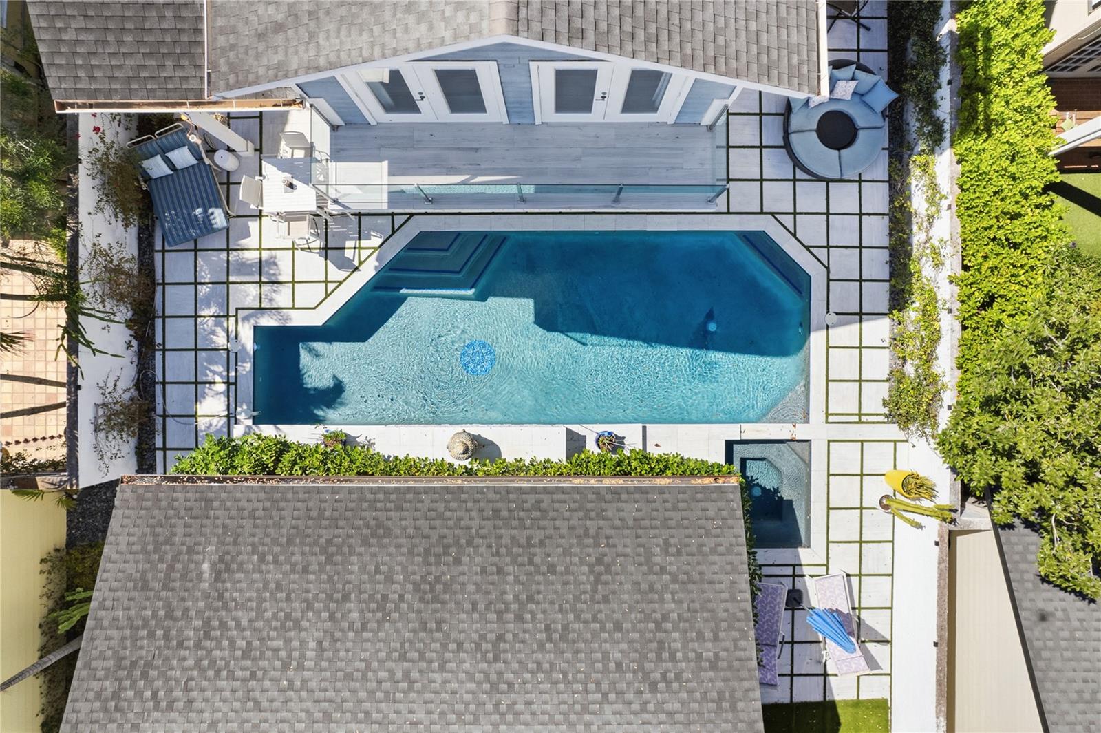 Image 29 of 45 For 824 Rome Avenue