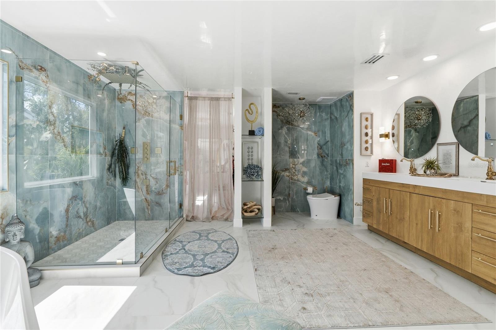 Image 30 of 45 For 824 Rome Avenue