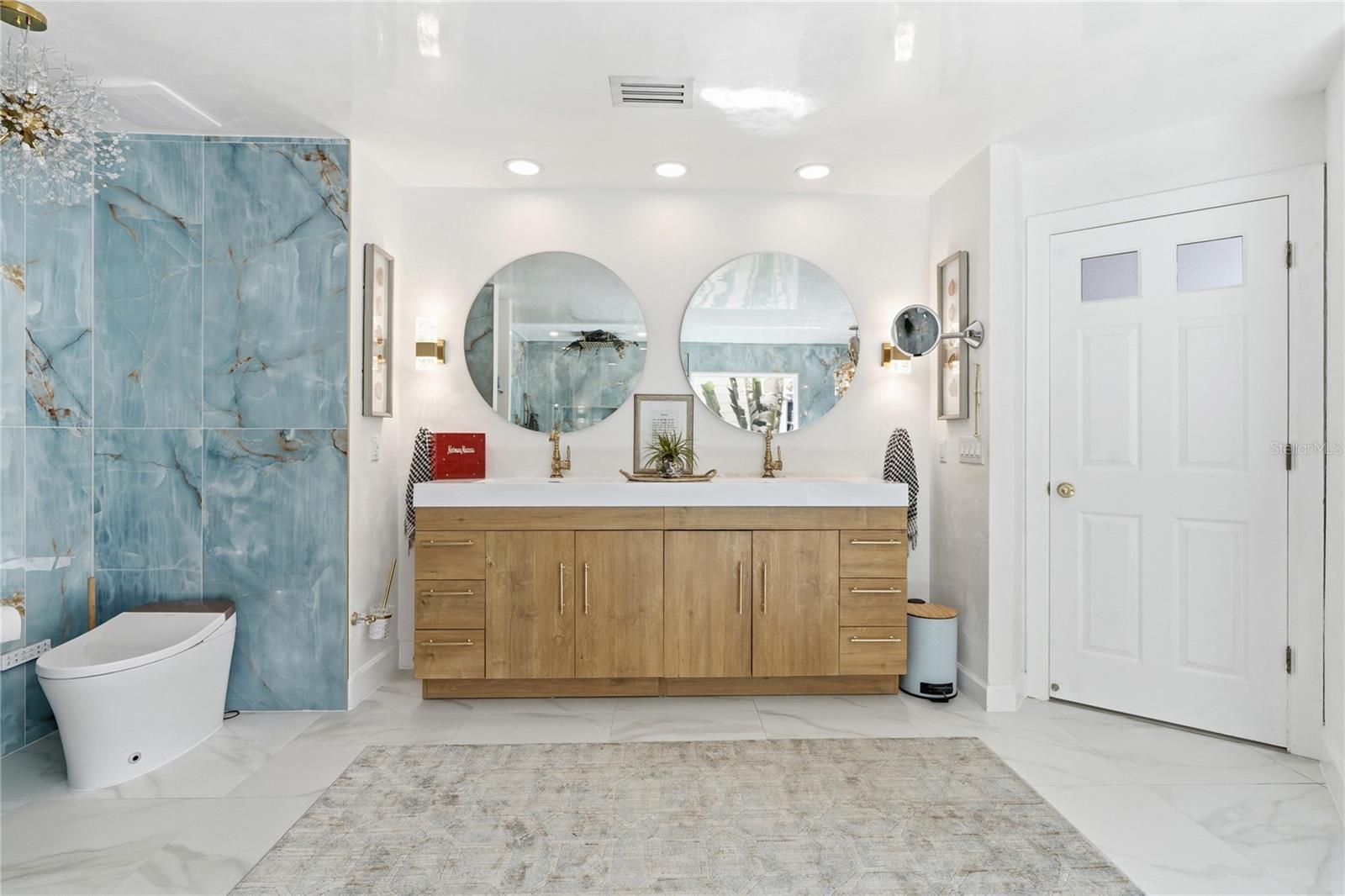 Image 33 of 45 For 824 Rome Avenue