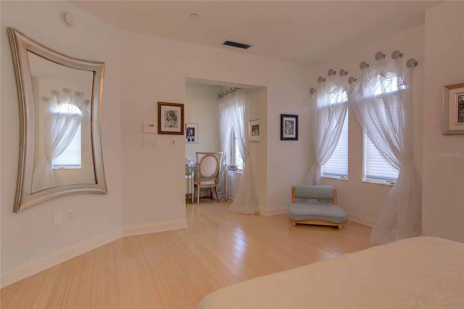 Image 26 of 50 For 505 Mandalay Ave 62