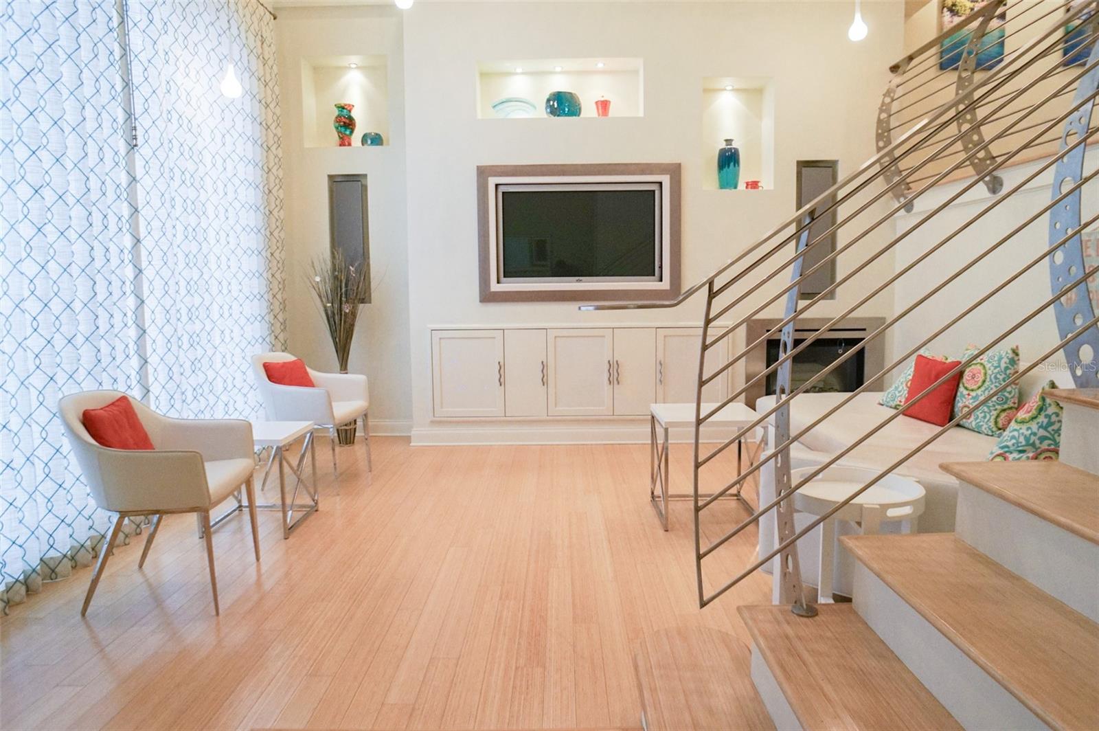 Image 5 of 50 For 505 Mandalay Ave 62