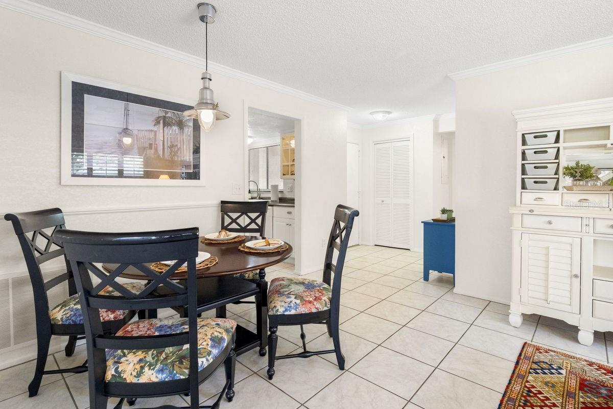 Image 14 of 60 For 2573 Oakleaf Lane 39a