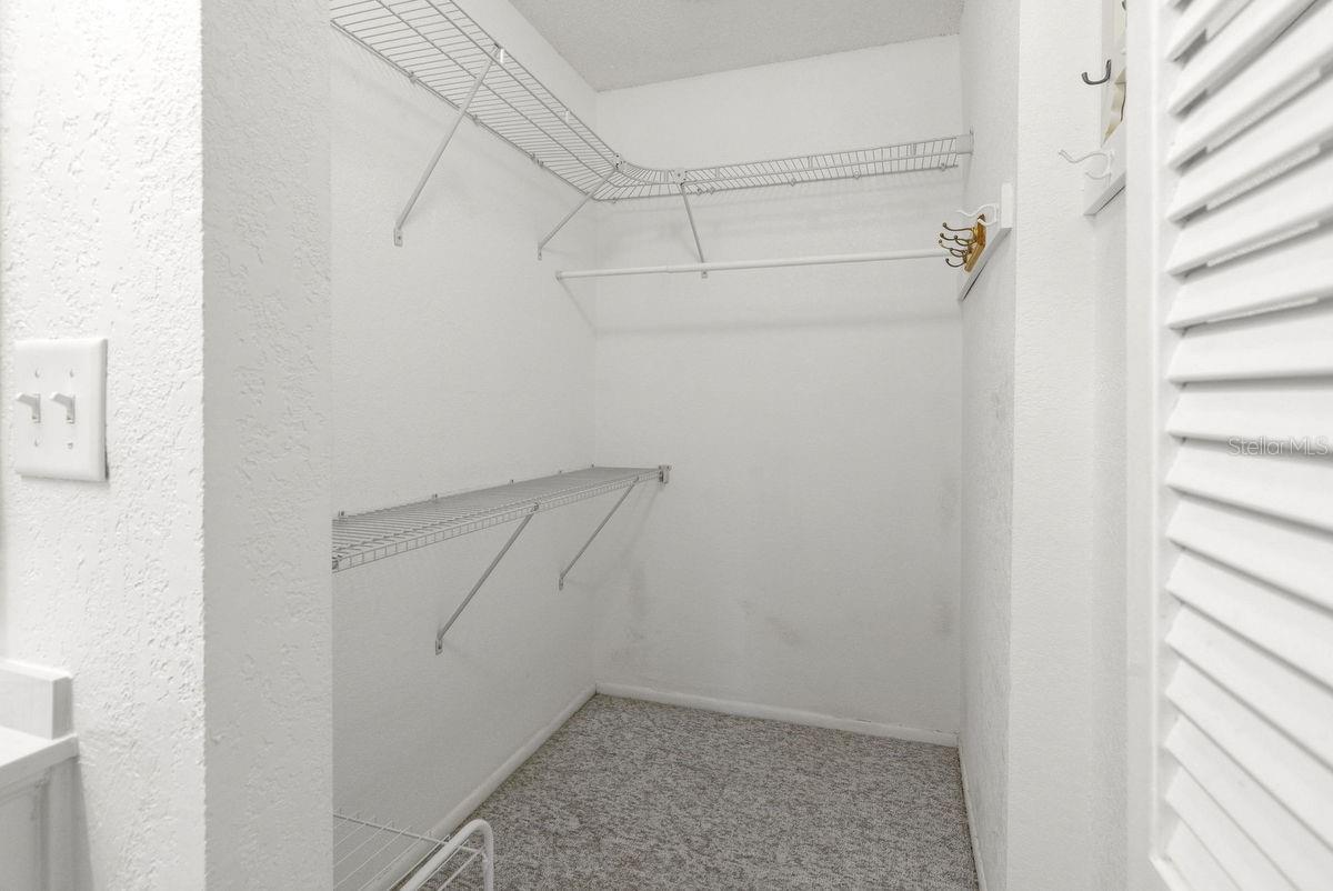 Image 19 of 60 For 2573 Oakleaf Lane 39a