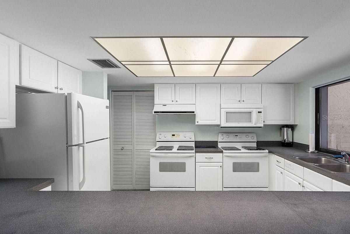 Image 48 of 60 For 2573 Oakleaf Lane 39a