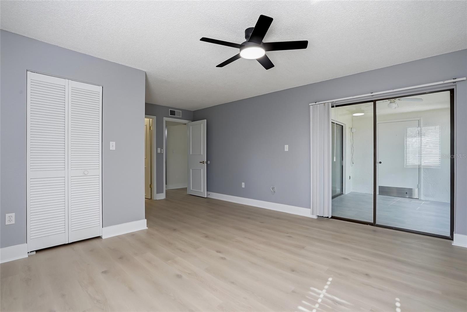 Image 20 of 42 For 2682 Sabal Springs Circle 204