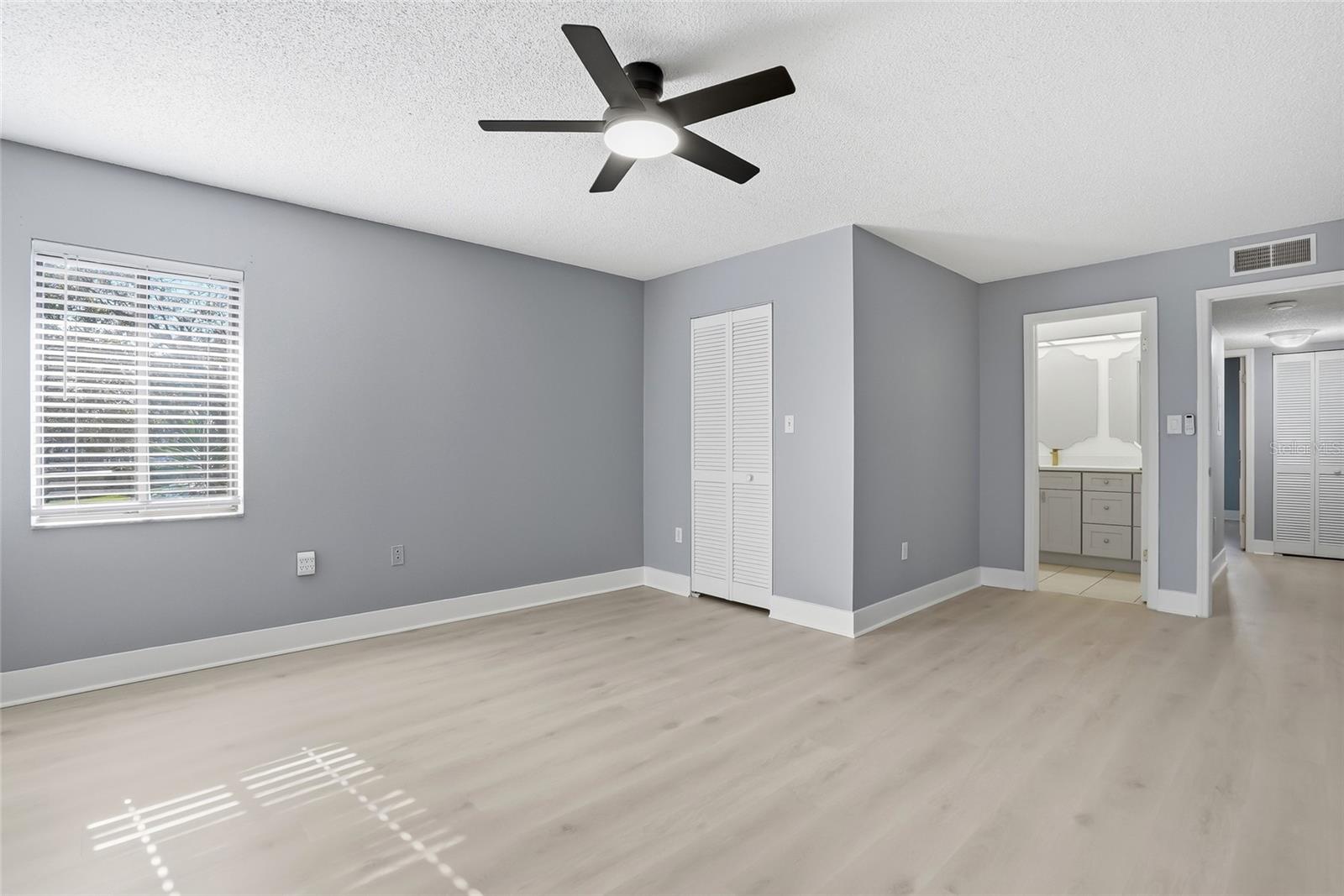 Image 21 of 42 For 2682 Sabal Springs Circle 204