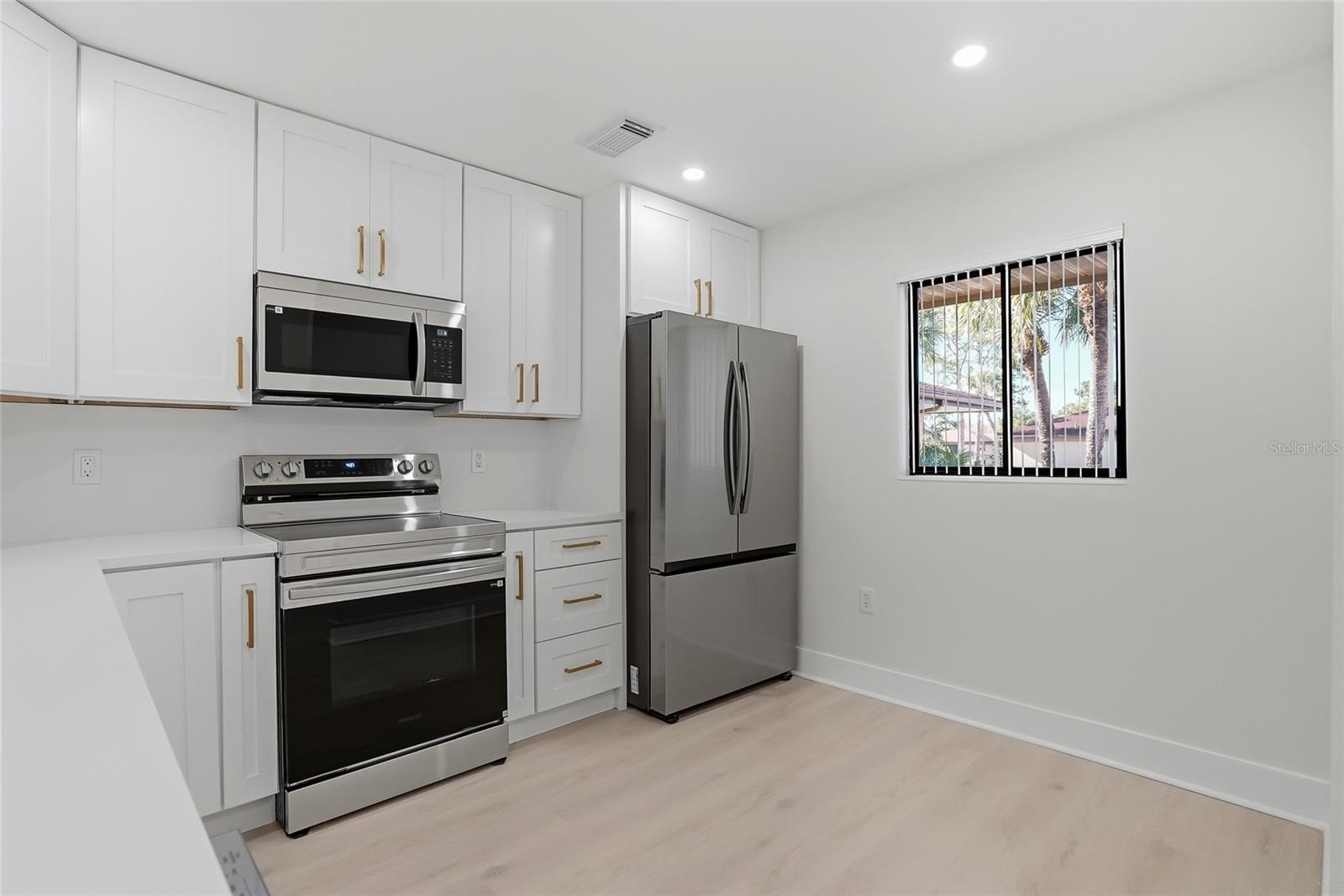 Image 7 of 42 For 2682 Sabal Springs Circle 204