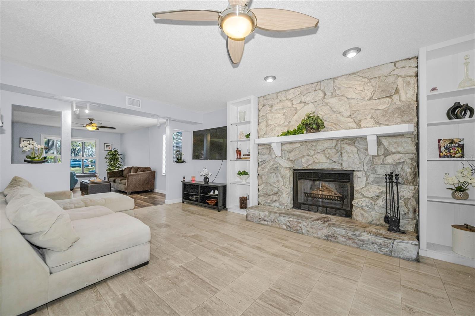 Image 21 of 64 For 1454 Rosetree Court