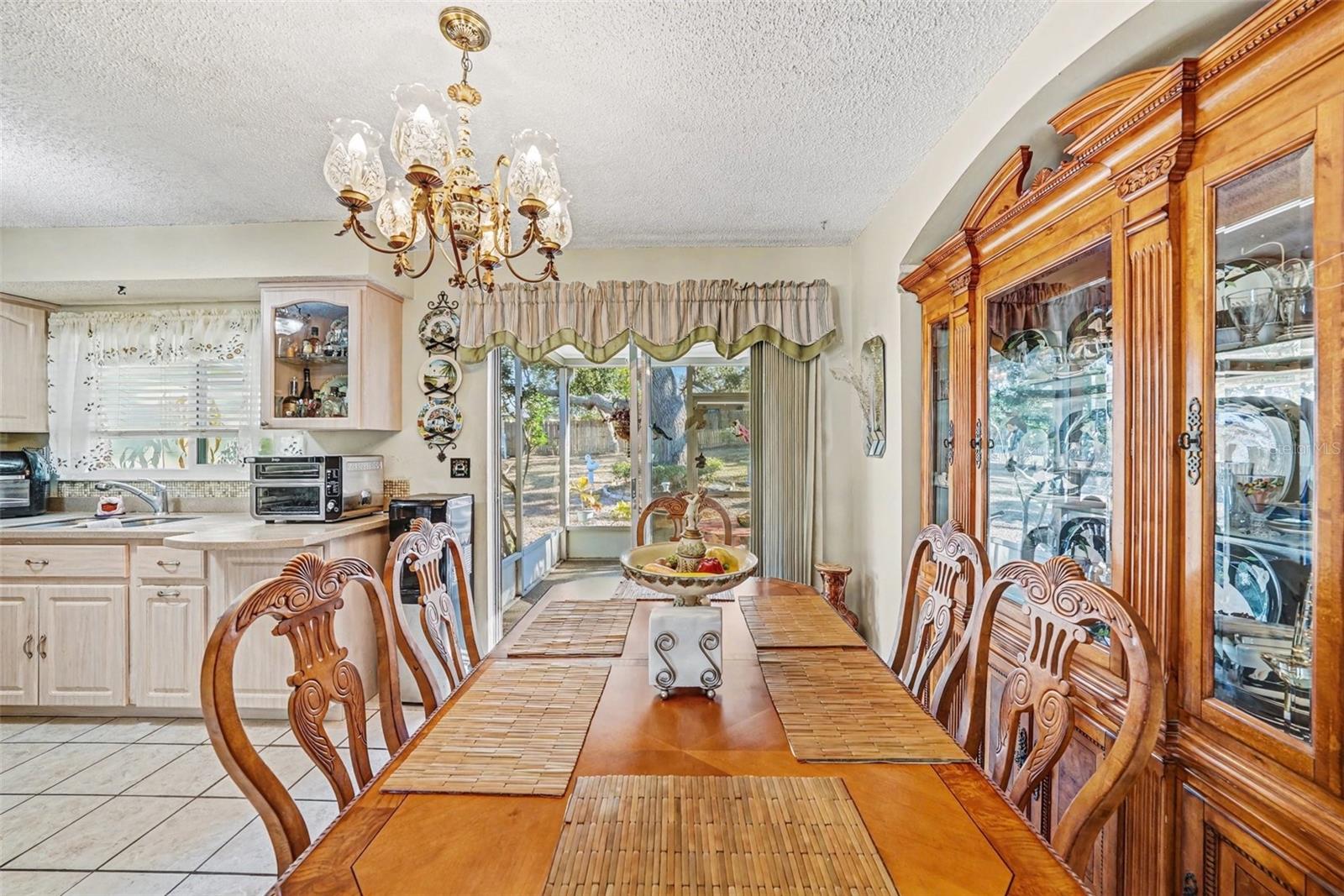 Image 12 of 29 For 11116 Marquette Street