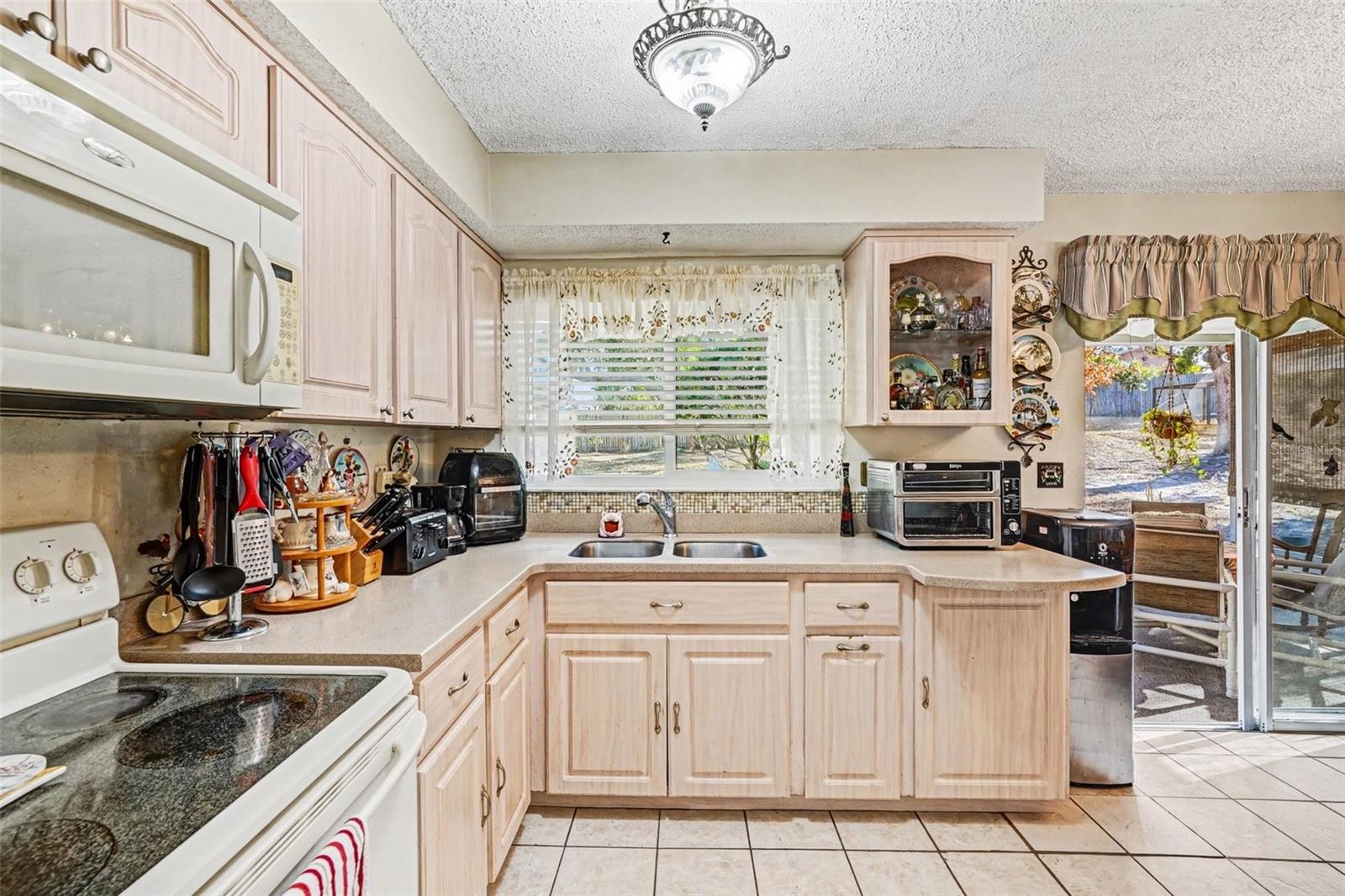 Image 14 of 29 For 11116 Marquette Street