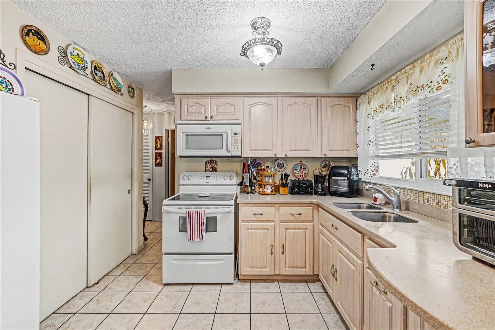 Image 15 of 29 For 11116 Marquette Street