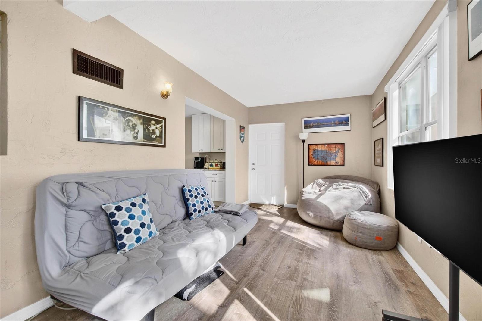 Image 12 of 40 For 2021 Australia Way W 39