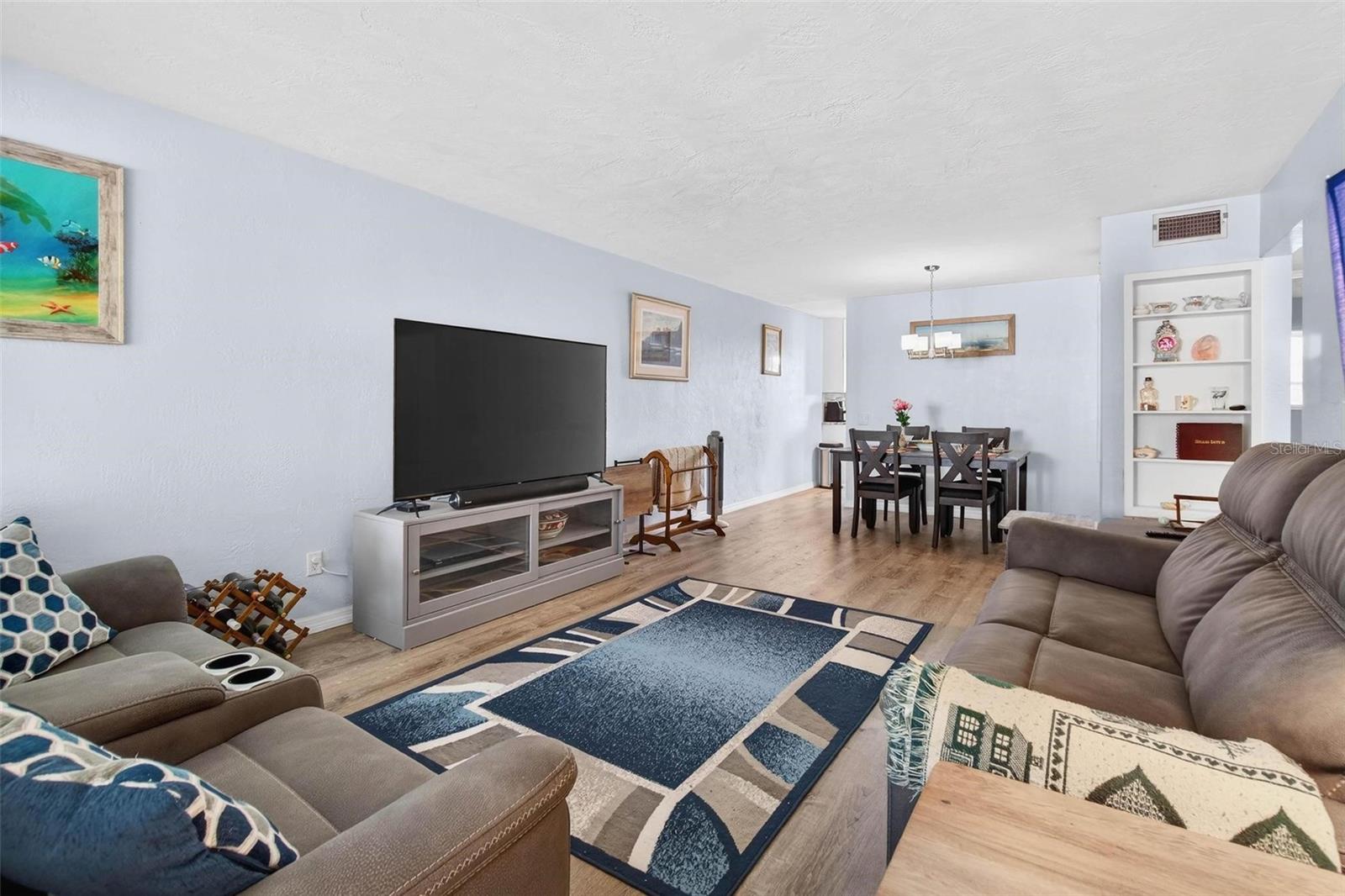 Image 3 of 40 For 2021 Australia Way W 39