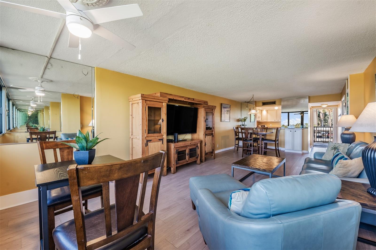 Image 13 of 46 For 2618 Cove Cay Drive 204