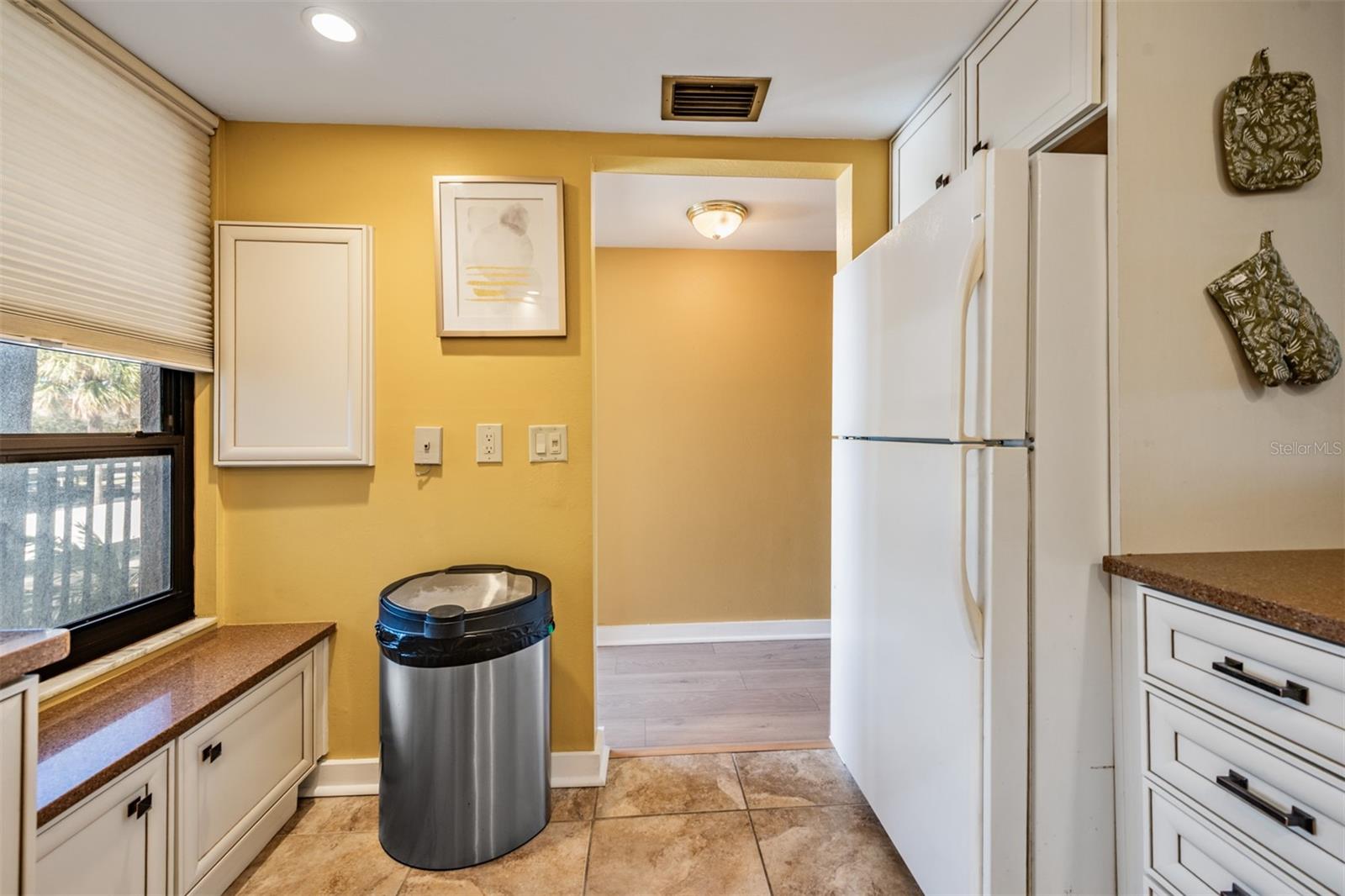 Image 6 of 46 For 2618 Cove Cay Drive 204