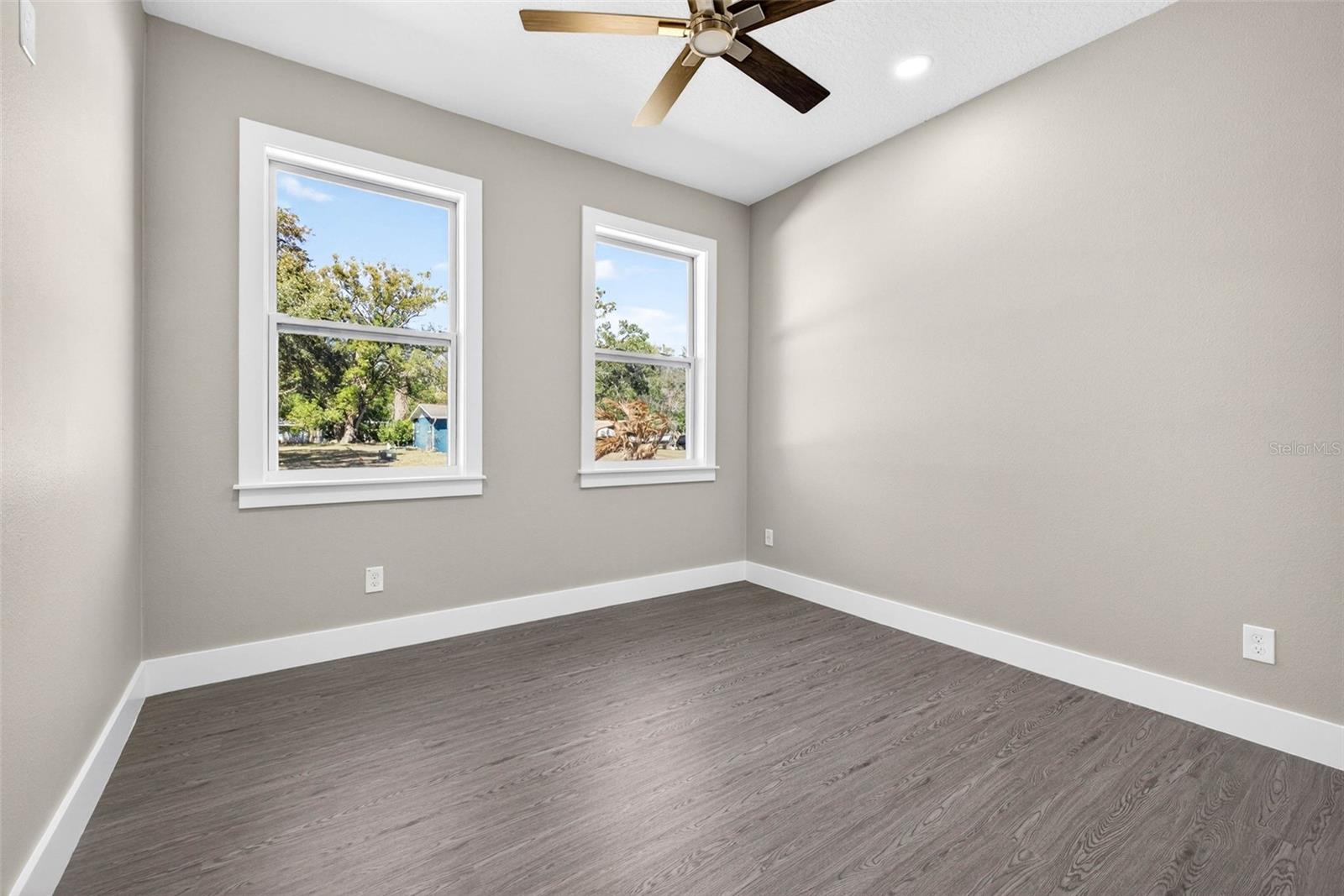 Image 26 of 71 For 284 Roosevelt Avenue