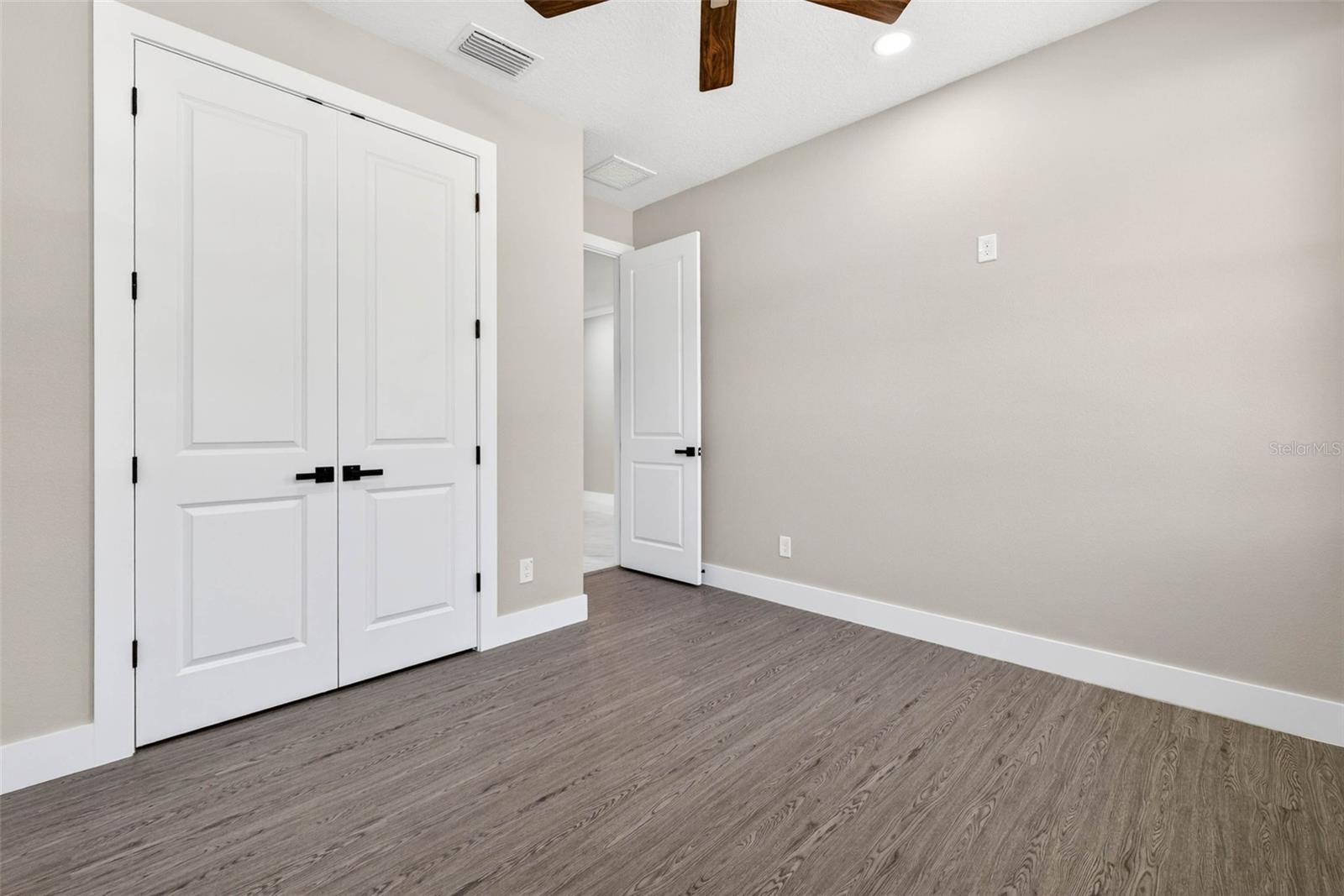 Image 28 of 71 For 284 Roosevelt Avenue