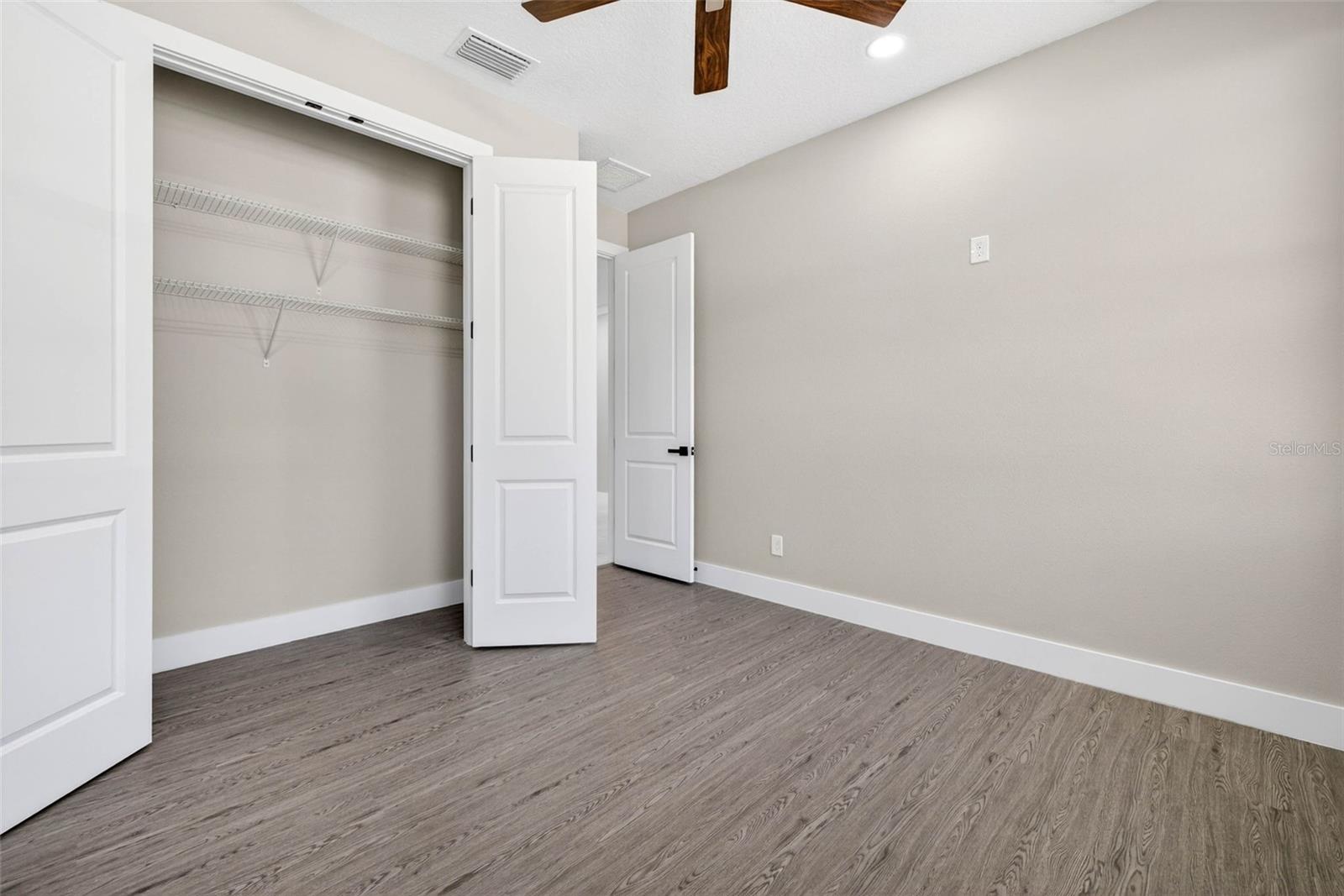 Image 29 of 71 For 284 Roosevelt Avenue