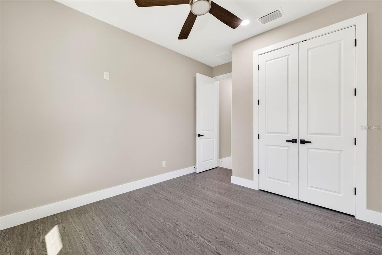 Image 32 of 71 For 284 Roosevelt Avenue