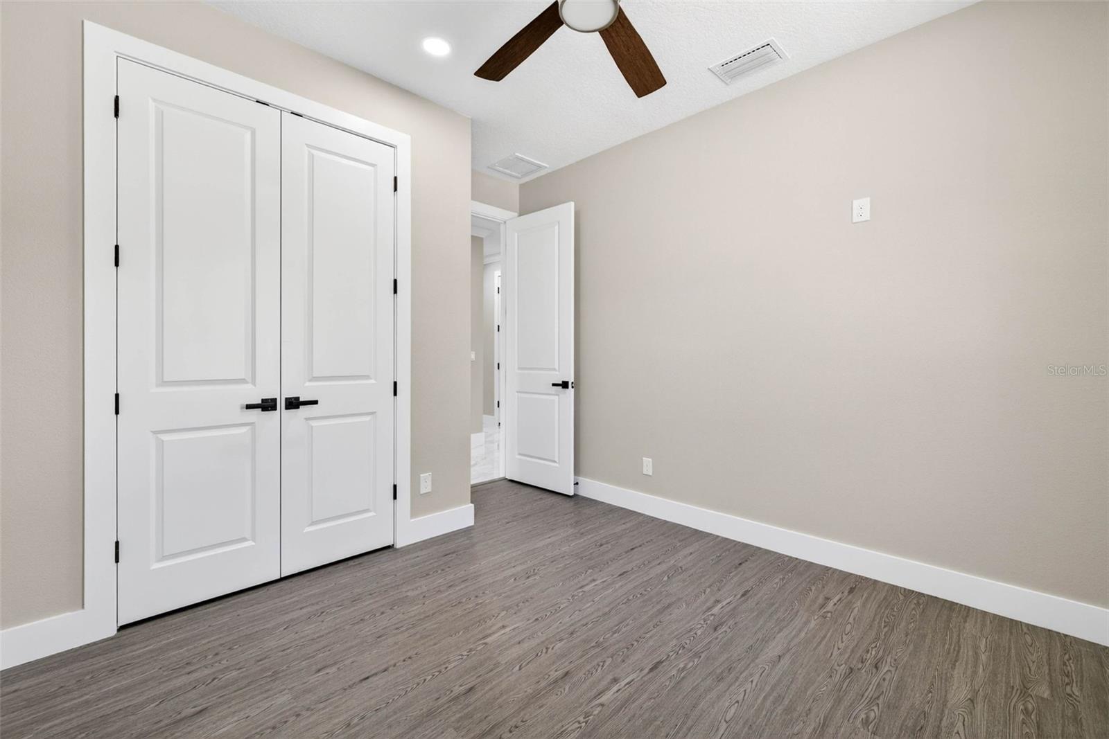 Image 36 of 71 For 284 Roosevelt Avenue