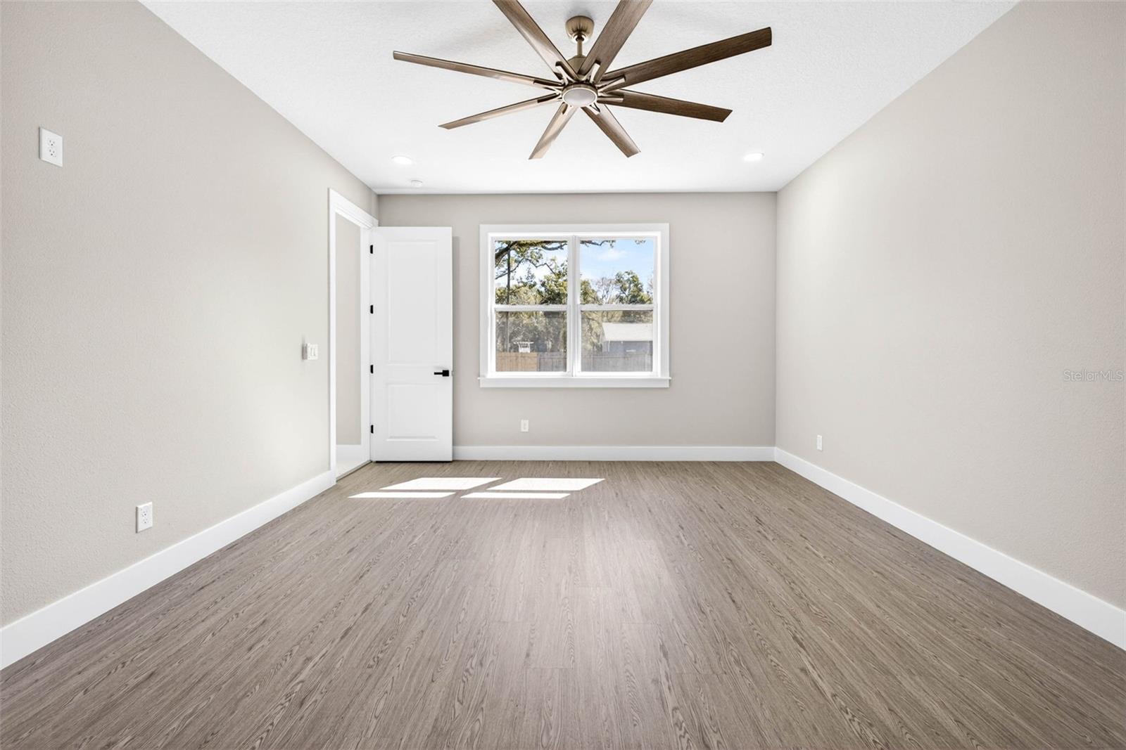 Image 42 of 71 For 284 Roosevelt Avenue