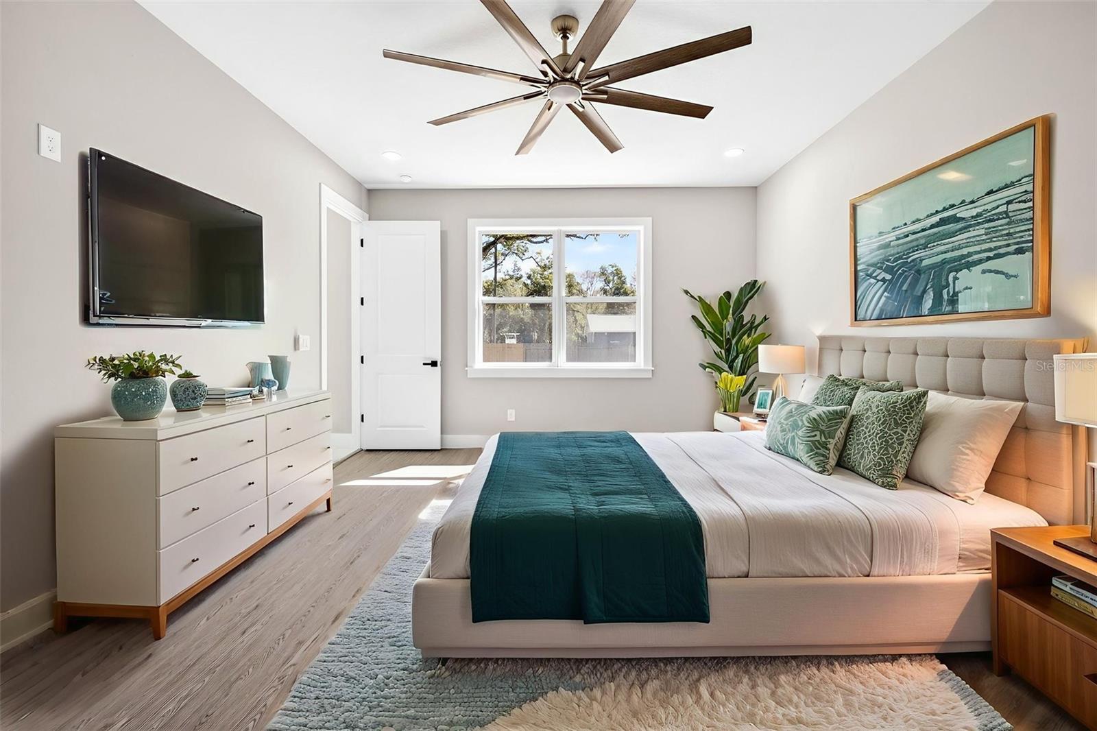 Image 43 of 71 For 284 Roosevelt Avenue