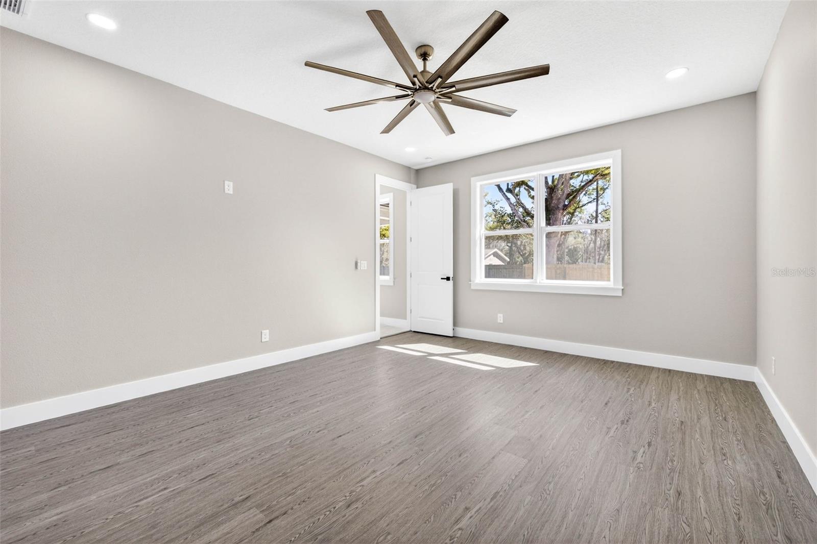 Image 45 of 71 For 284 Roosevelt Avenue