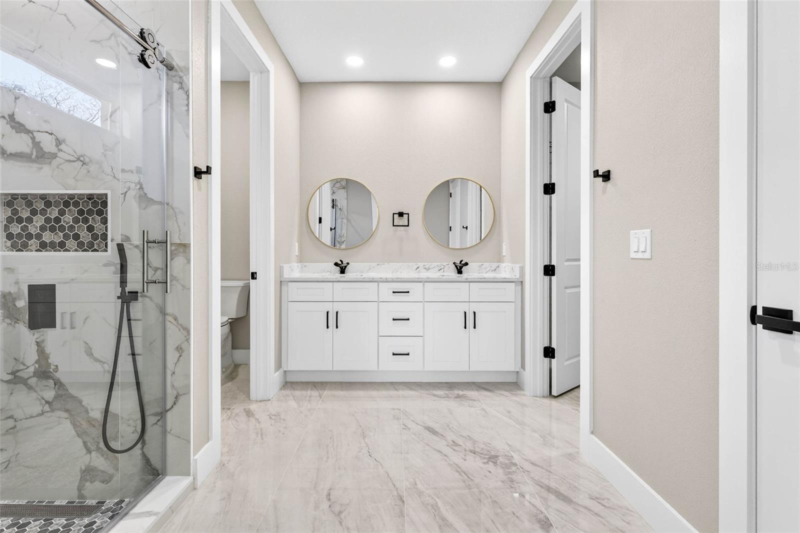 Image 46 of 71 For 284 Roosevelt Avenue