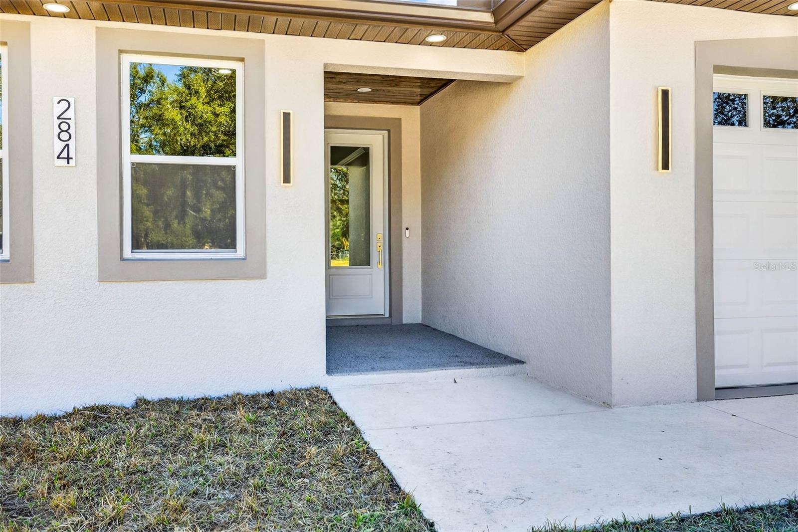 Image 6 of 71 For 284 Roosevelt Avenue