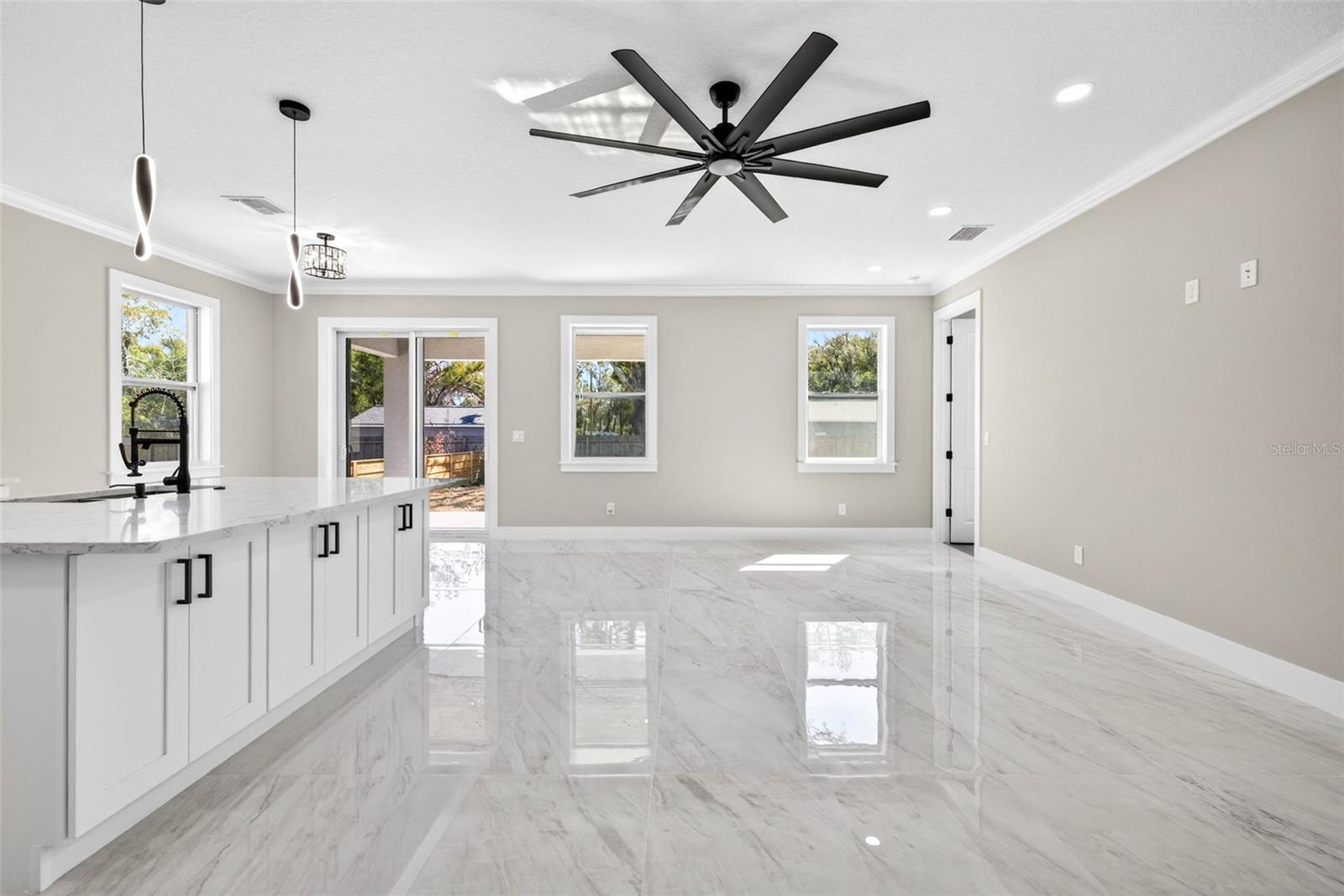 Image 9 of 71 For 284 Roosevelt Avenue