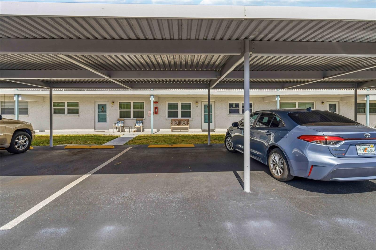 Image 18 of 46 For 5347 81st Lane 24